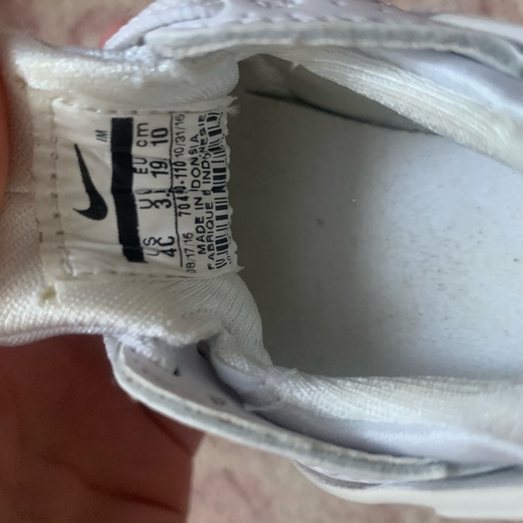 Baby Nike Huaraches (Size 4C) - Picture 2 of 3